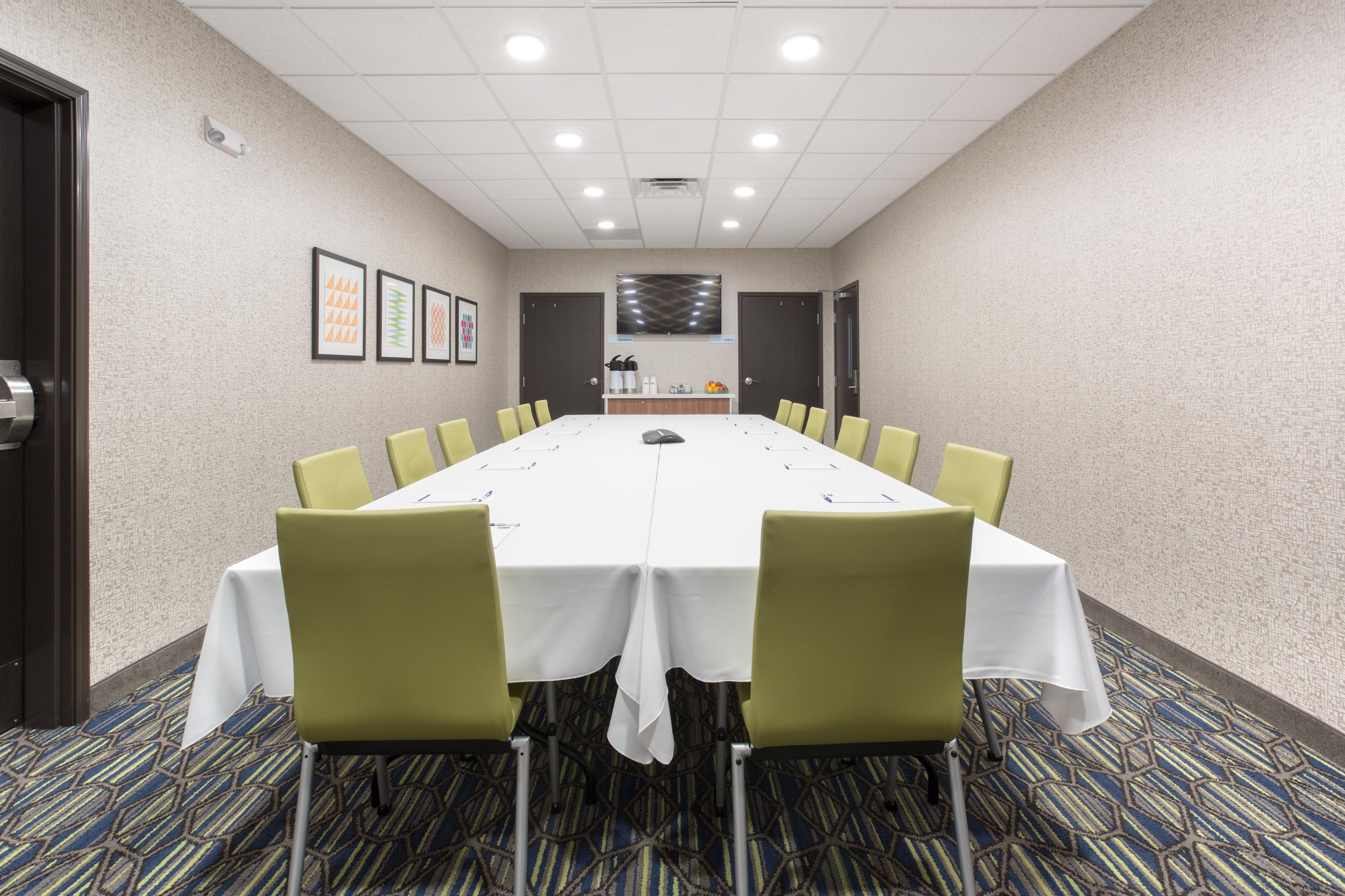 Holiday Inn Express & Suites Lincoln I - 80 By Ihg Exterior photo